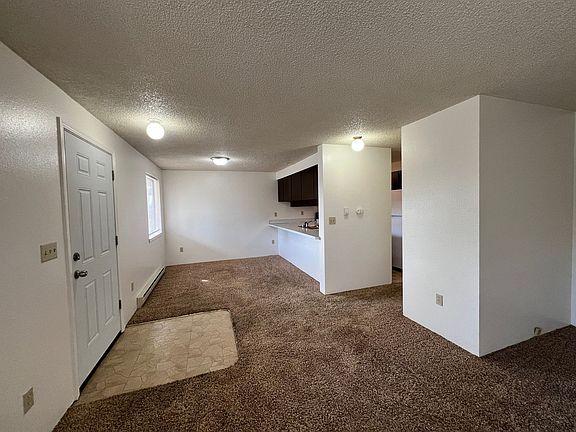 3rd image of 1224 W Lakeside Dr
