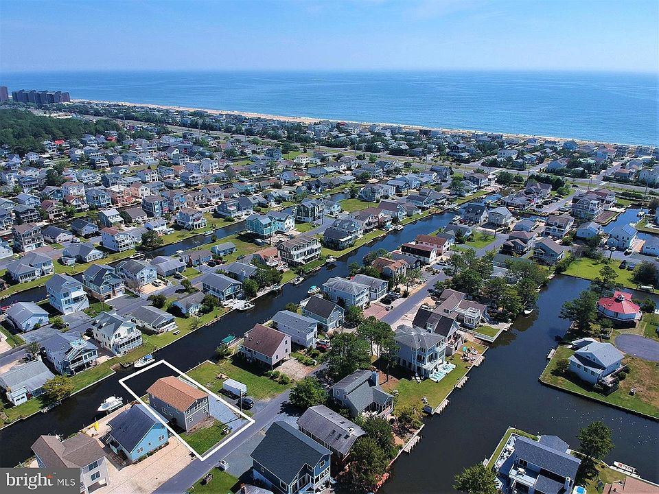 1st image of 225 Bayshore Dr