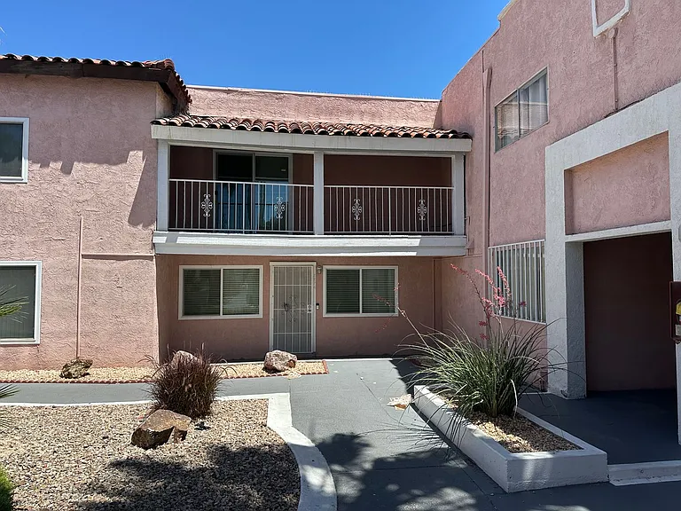 2274 E Desert Inn Rd — Photo 4