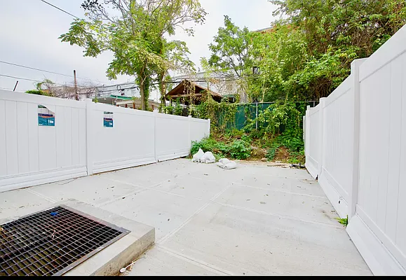 Rented by Compass | media 13