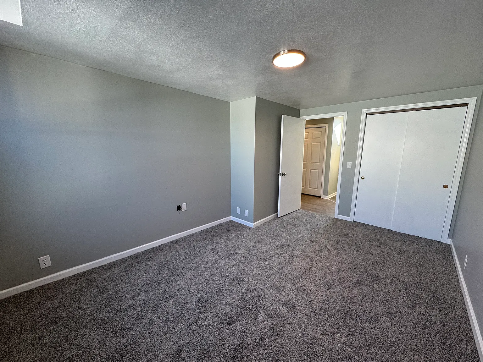 2 bed, 1080 sqft, $1,295 — Photo 4