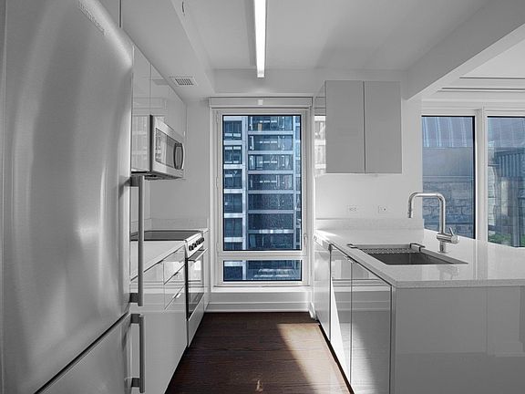 4th image of 400 W 113th St APT 715