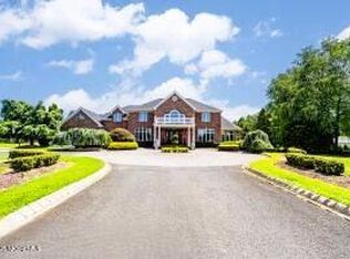 25 Country Club Ln, Colts Neck, NJ 07722