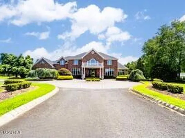 25 Country Club Lane, Colts Neck, NJ 07722