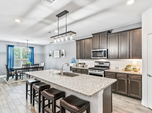 2804 Faro Rd, Aubrey, TX 76227