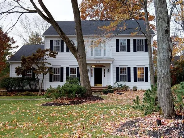 208 Brentwood Dr, Hudson, OH 44236
