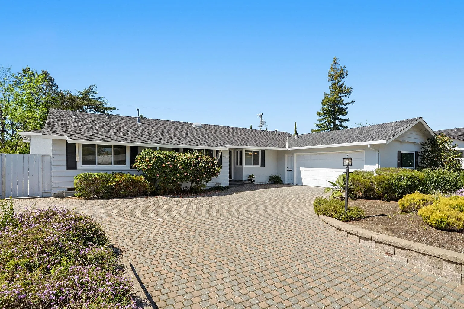 1053 Colony Hills Ln photo 1
