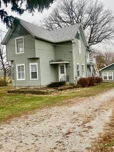 365 S 4th Ave, Saint Anne, IL, 60964