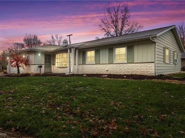1258 Chapel Ct, Amherst, OH 44001