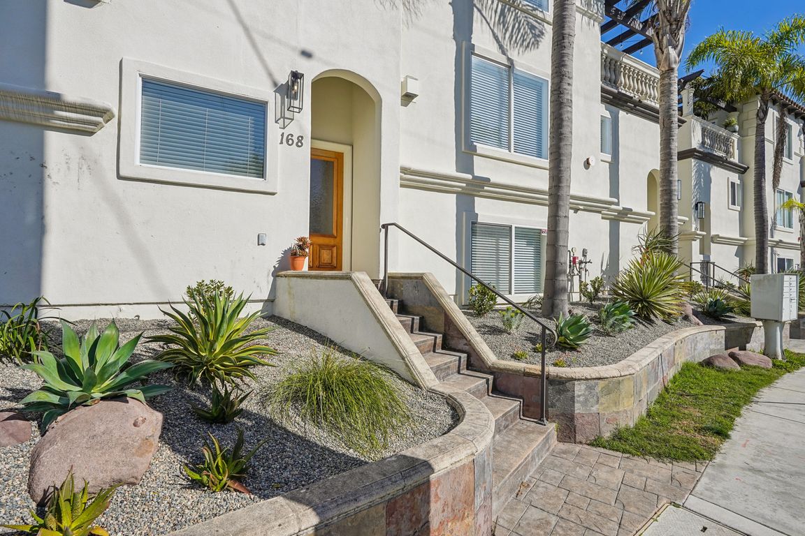 Ardmore Ave-S2102-001.jpg