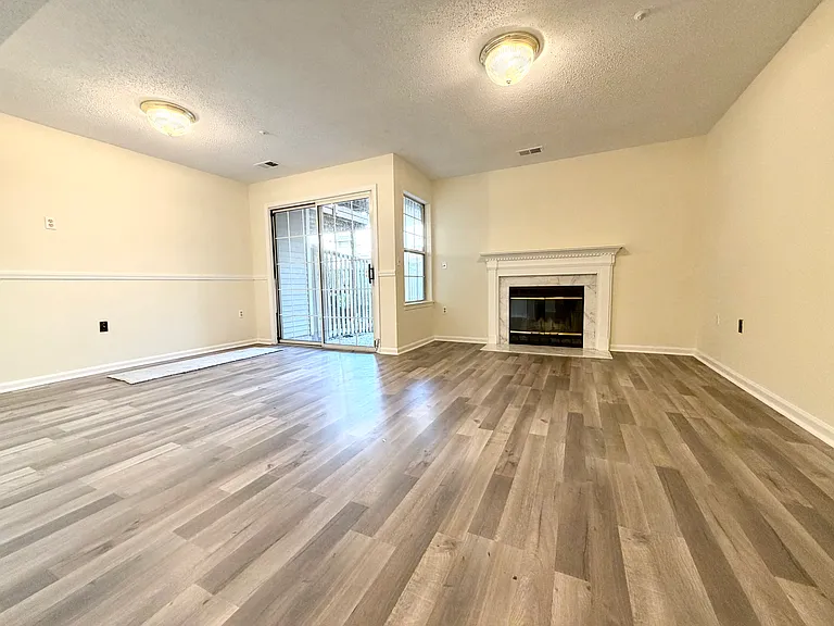 2543 Selkirk Ct — Photo 41