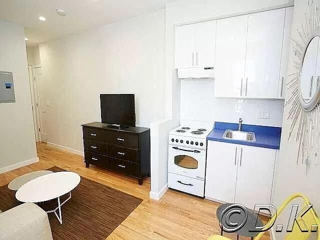 1st image of 215 E Broadway #0
