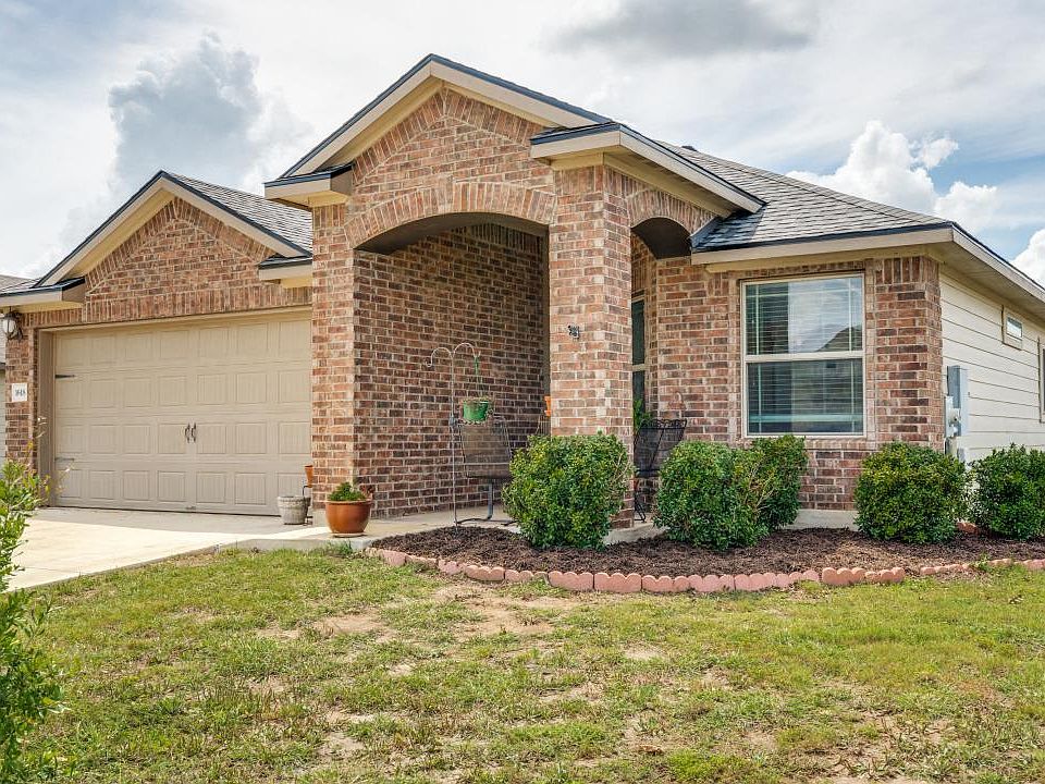 1st image of 1618 Woodlands Dr