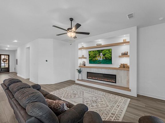 5th image of 11823 Sawgrass Dr