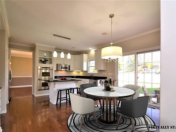 Open Kitchen overlooking the back yard entertaining area.