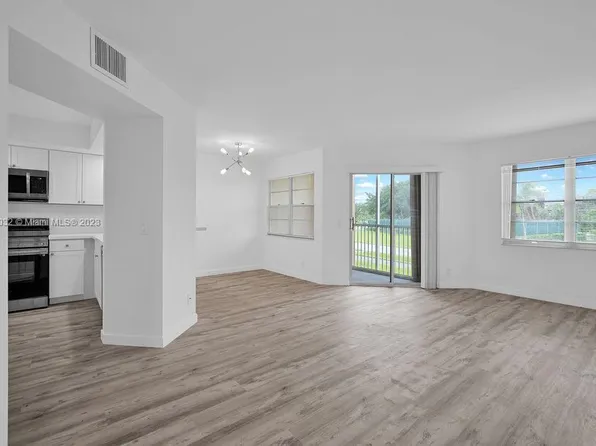 12950 SW 4th Ct APT 202H, Pembroke Pines, FL 33027