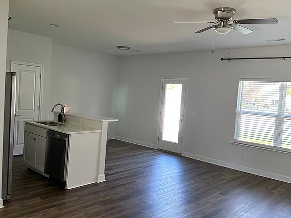 3rd image of 420 N Pryor St