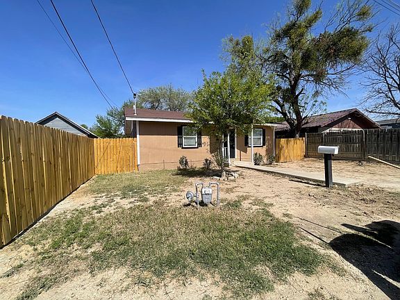 3rd image of 208 Graham St