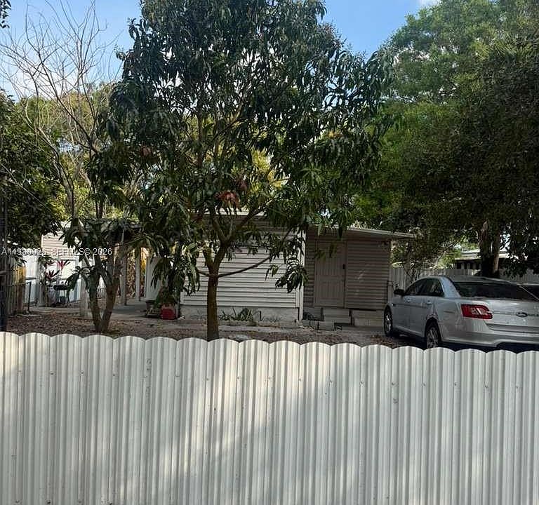 1st image of 849 E Ventura Ave