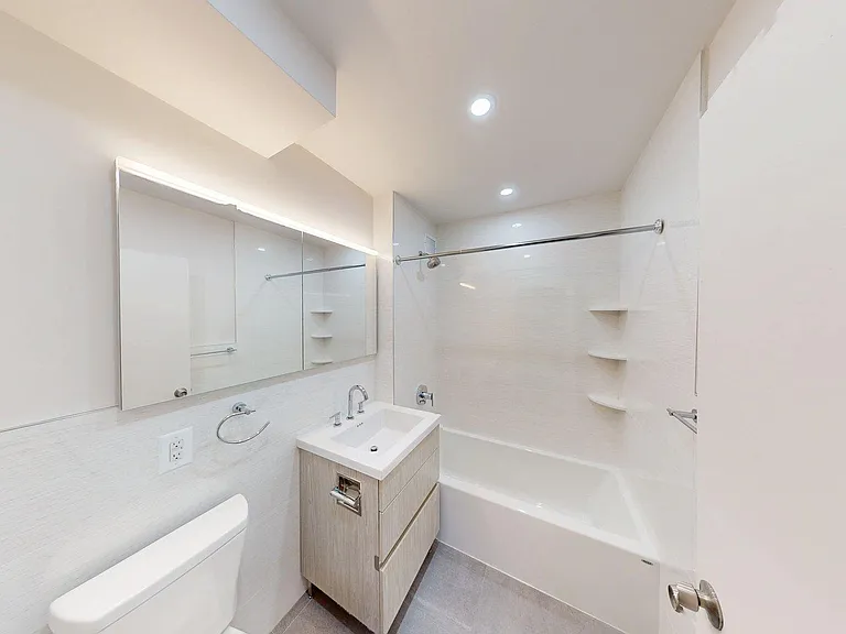 284 Mott St #8G — Photo 8