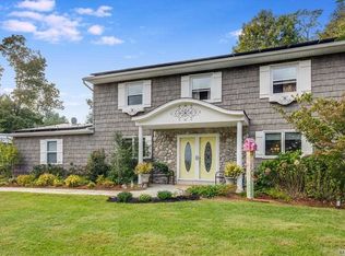 6 Covey Ln, Setauket, NY 11733