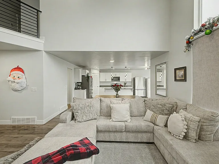 1531 W Stone Gate Dr — Photo 8