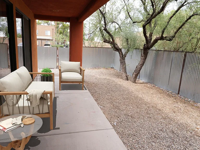 1317 E Hedrick Dr — Photo 13