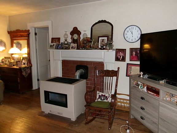 2nd image of 413 Kerns Church Rd