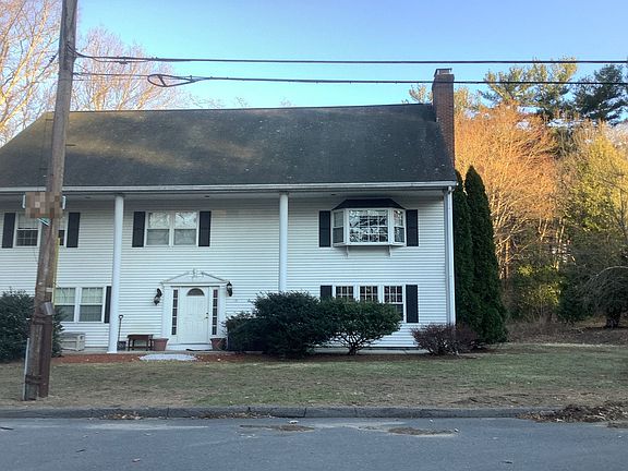 3rd image of 19 Cedar St