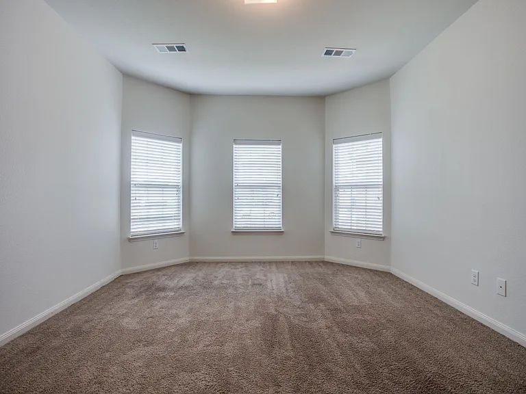 1622 White Mountain Way — Photo 12