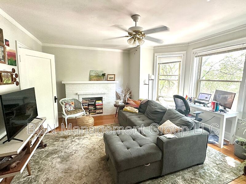 1st image of 4893 N Hermitage Ave APT 3