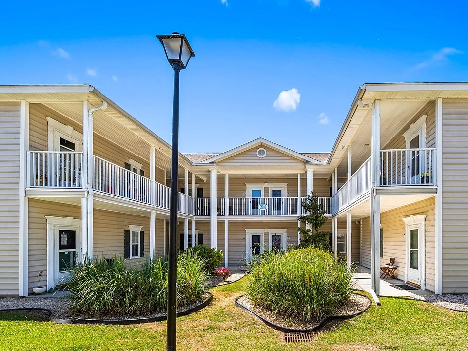1st image of 6111 Sweetwater Blvd. #11