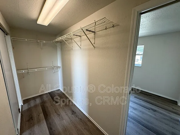1237 Chiricahua Dr — Photo 10