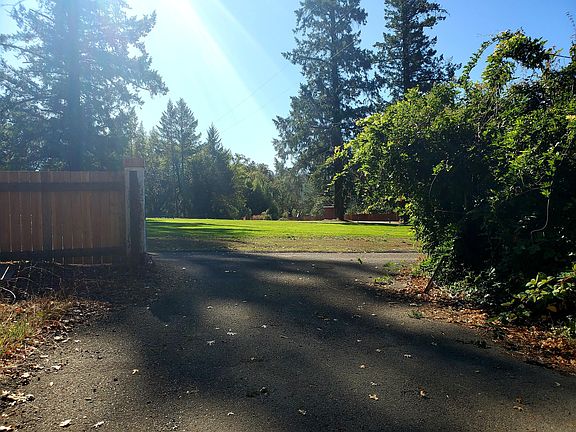 5th image of 7329 Benbow Dr