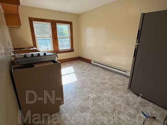 3rd image of 118 S Courtland St #202