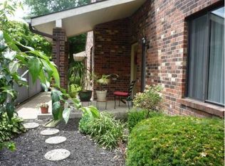 4238 Mockernut Ct, Columbus, IN 47201