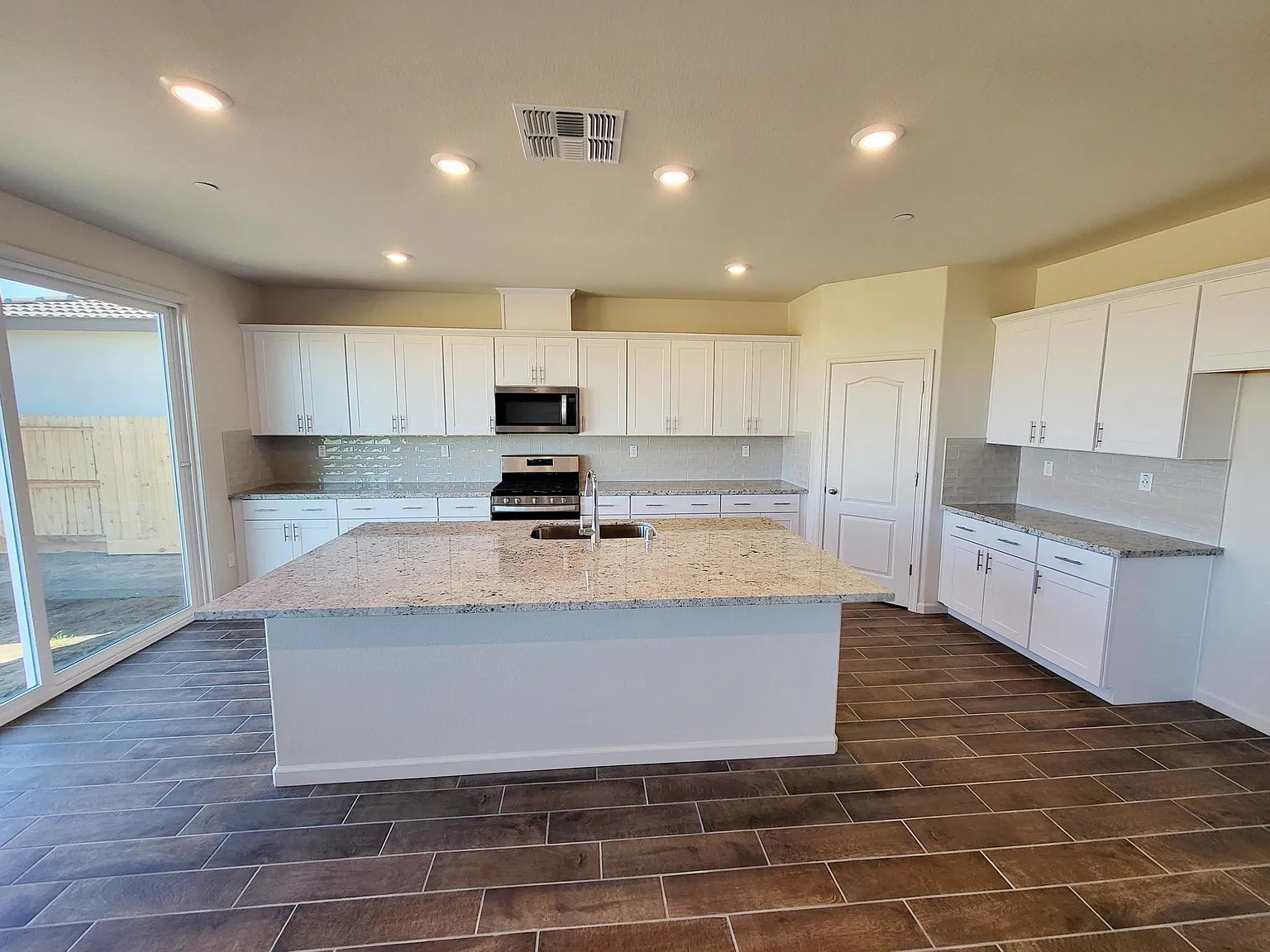 1826 Tule Ave photo 1