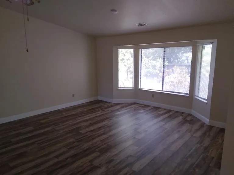 364 Springer Dr — Photo 8
