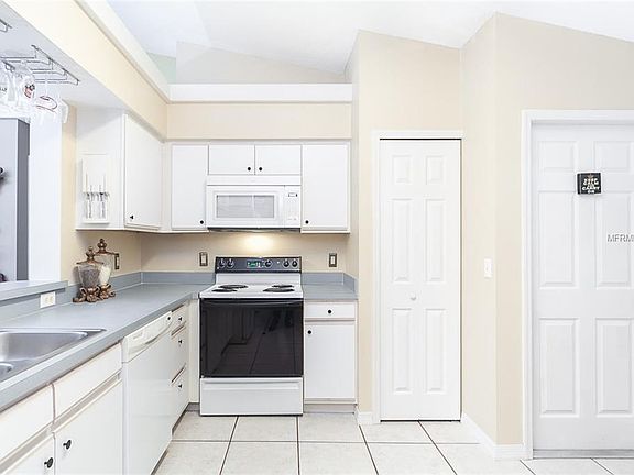 3rd image of 10848 Aria Ct