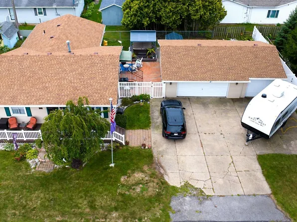 118 E Cayuga Trl, Sandusky, OH 44870