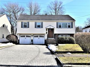 9 Eleanor Ln, Norwalk, CT 06850
