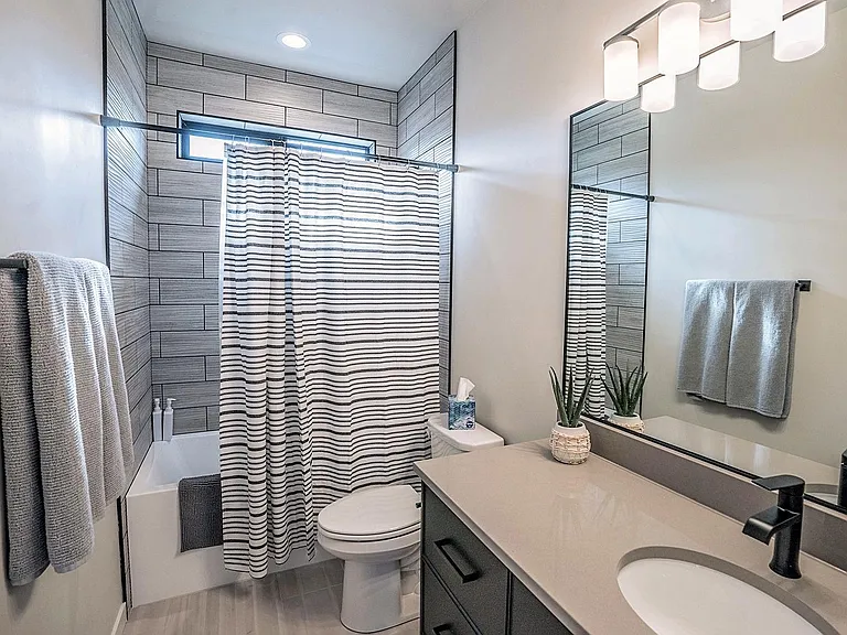 3316 N Rosalia Rd — Photo 30