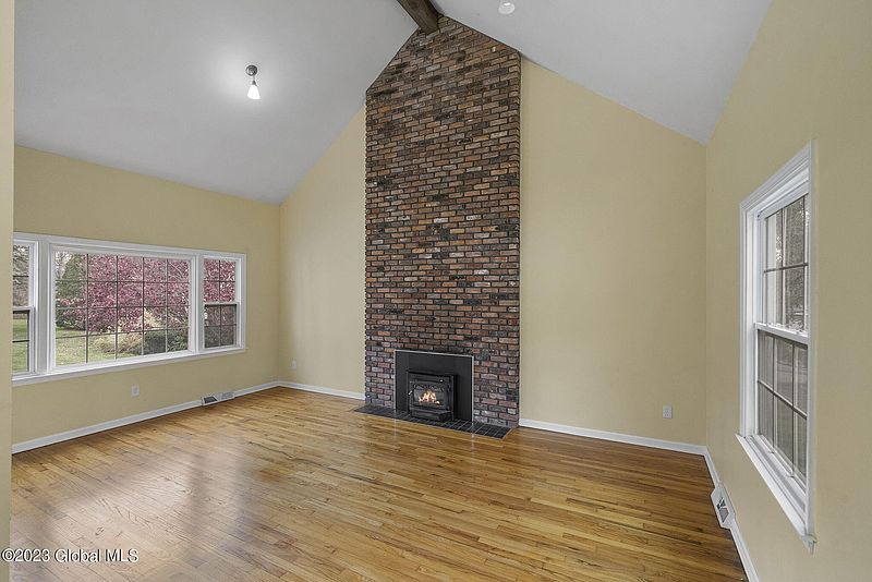 5th image of 2169 Appletree Lane