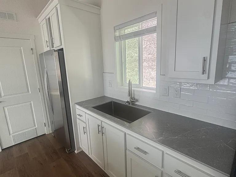 1035 Estudillo St #A — Photo 9