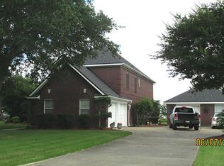 629 Westwood Cir, La Marque, TX 77568
