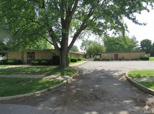 952 W Walnut St, Nappanee, IN 46550