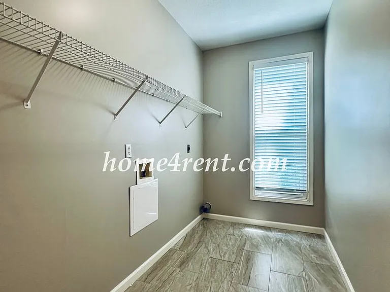 8511 W 128th St — Photo 23