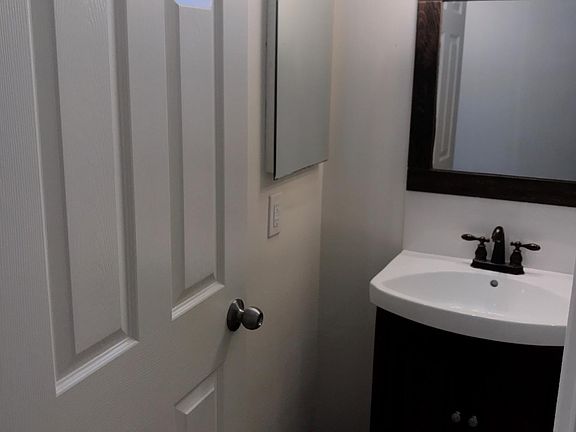 5th image of 1830 Broadway APT C