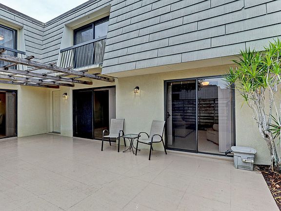 Home For Sale In Pga National