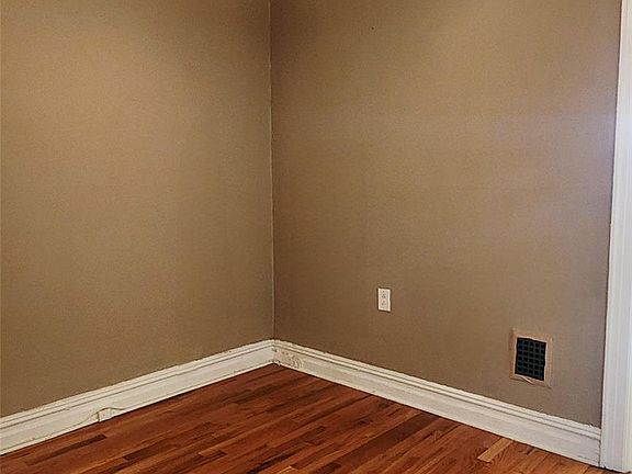 4th image of 6431 Admiral Avenue